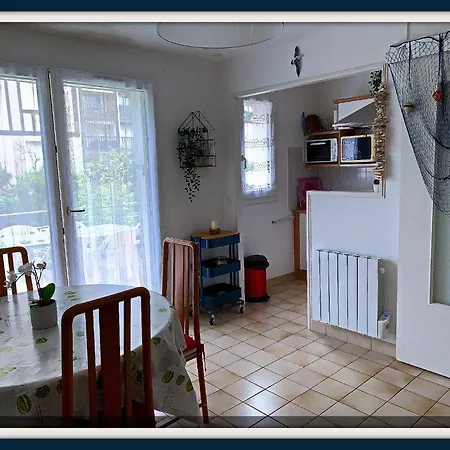 Cabourg, Appartement Plain Pied Avec Terrasse Acces Direct A La Plage Buitenkant foto