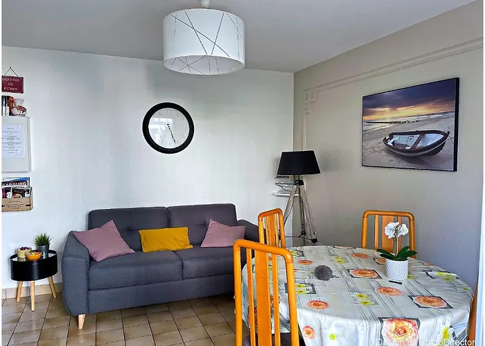 Cabourg, Appartement Plain Pied Avec Terrasse Acces Direct A La Plage