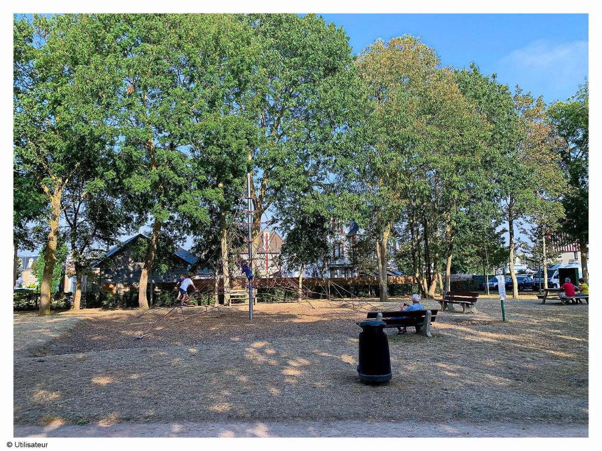 Apartment Cabourg, Plain Pied Avec Terrasse Acces Direct A La